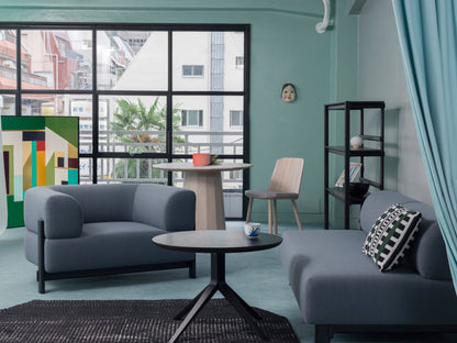 castor lobby sofa en situation — Karimoku New Standard