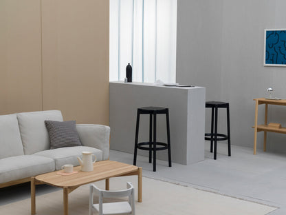 castor lobby sofa en situation — Karimoku New Standard