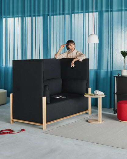 castor lobby sofa plus en situation — Karimoku New Standard
