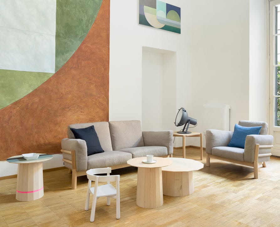 castor armchair en situation — Karimoku New Standard