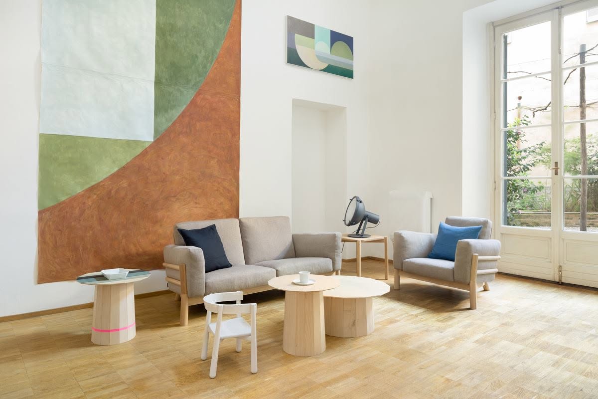 castor kids chair en situation — Karimoku New Standard