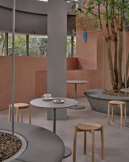 scout bistro table en situation — Karimoku New Standard