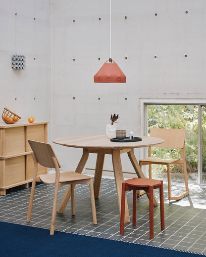 castor table en situation — Karimoku New Standard