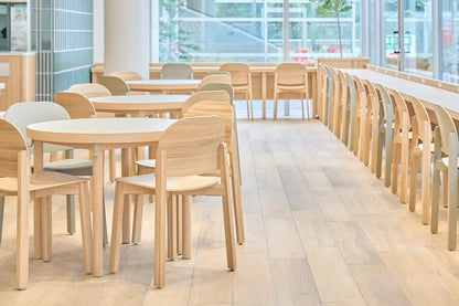 castor table en situation — Karimoku New Standard