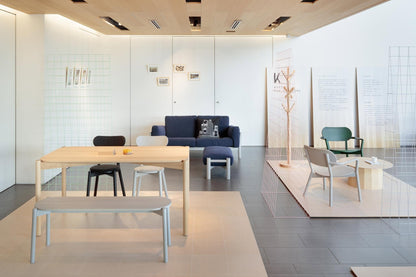 castor dining bench en situation — Karimoku New Standard