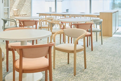 chesa chair en situation — Karimoku New Standard