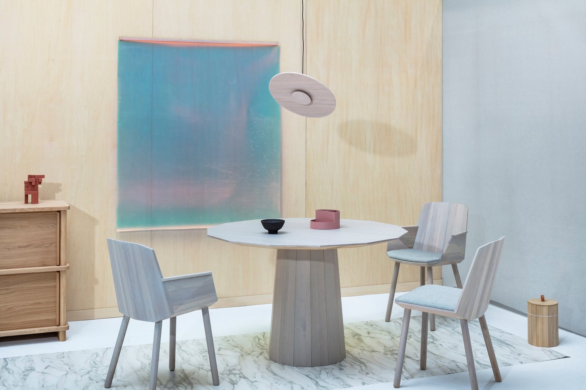 colour wood sidechair en situation — Karimoku New Standard