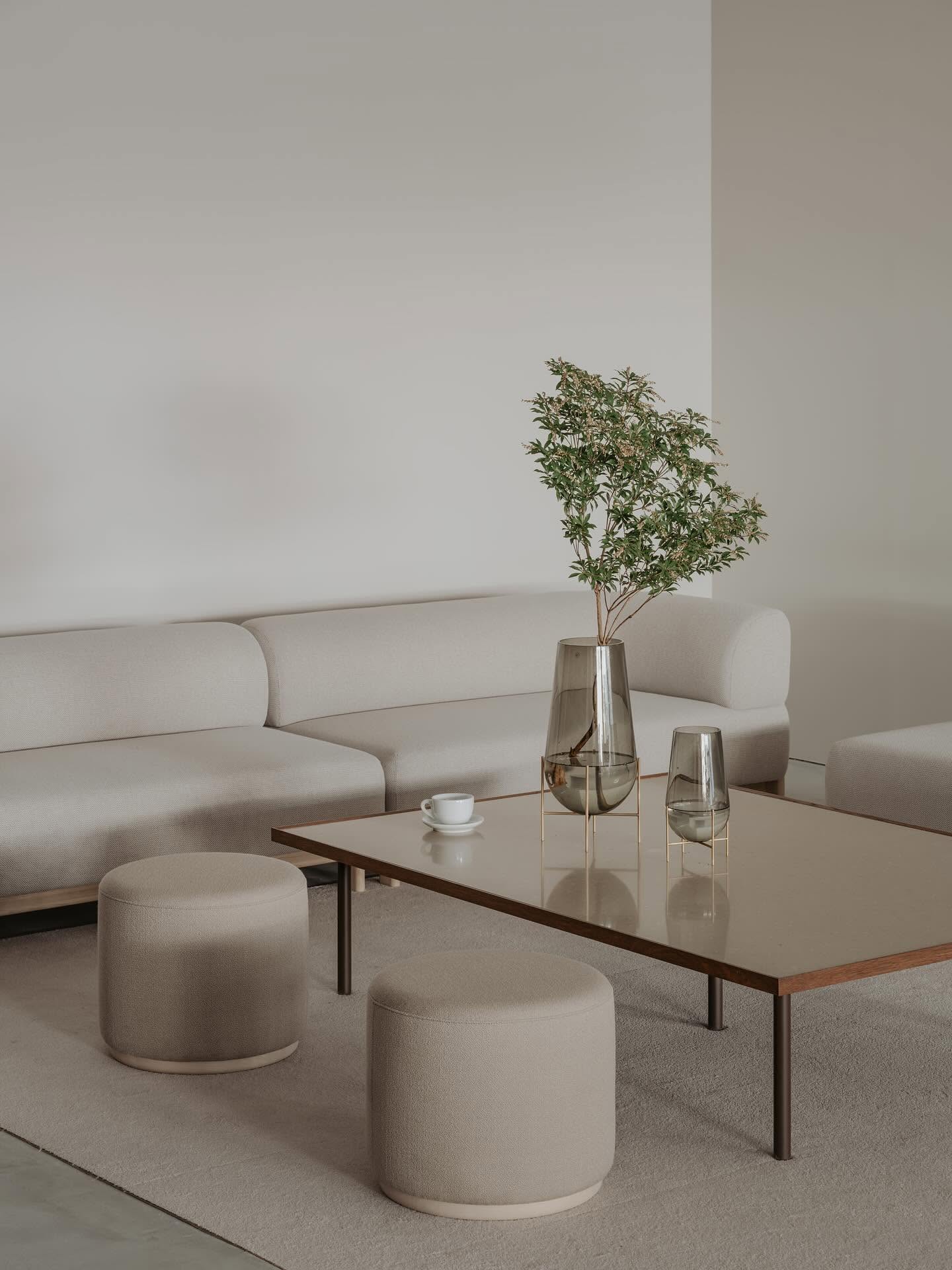 elephant sofa en situation — Karimoku New Standard