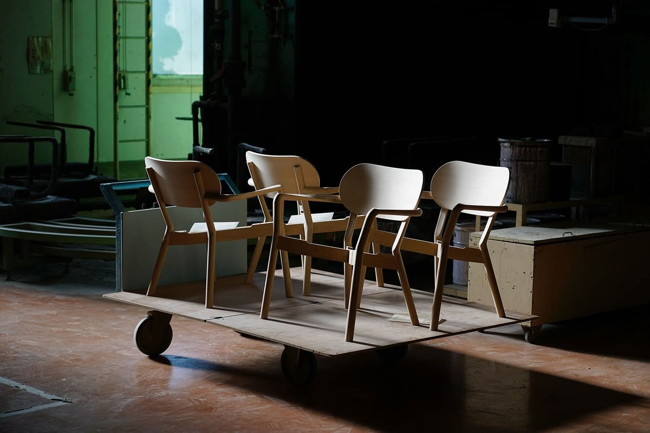 panorama chair en situation — Karimoku New Standard