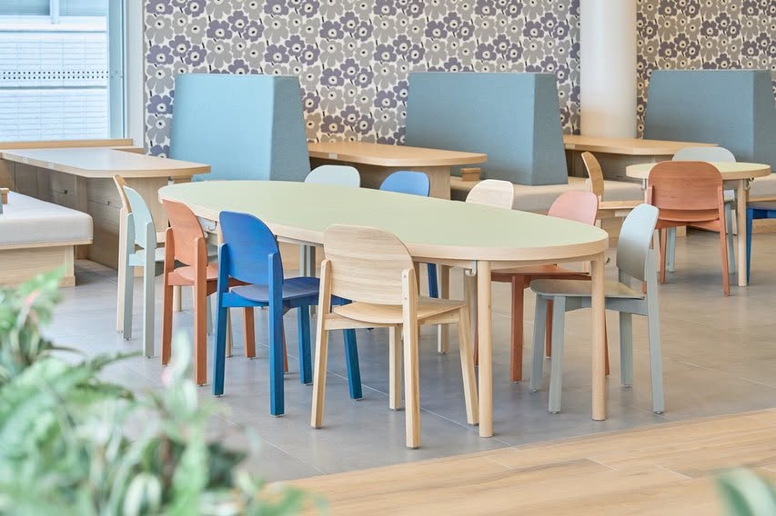 polar chair en situation — Karimoku New Standard