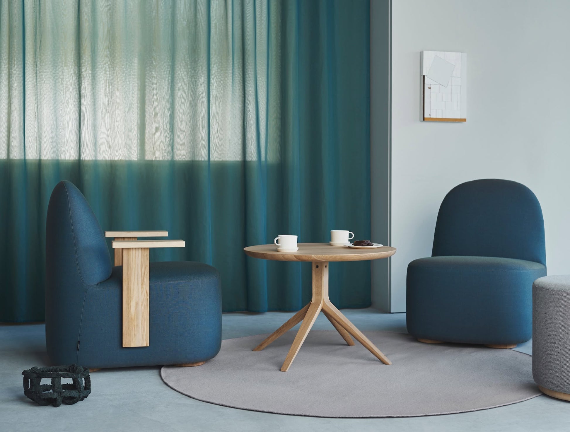 scout bistro table en situation — Karimoku New Standard