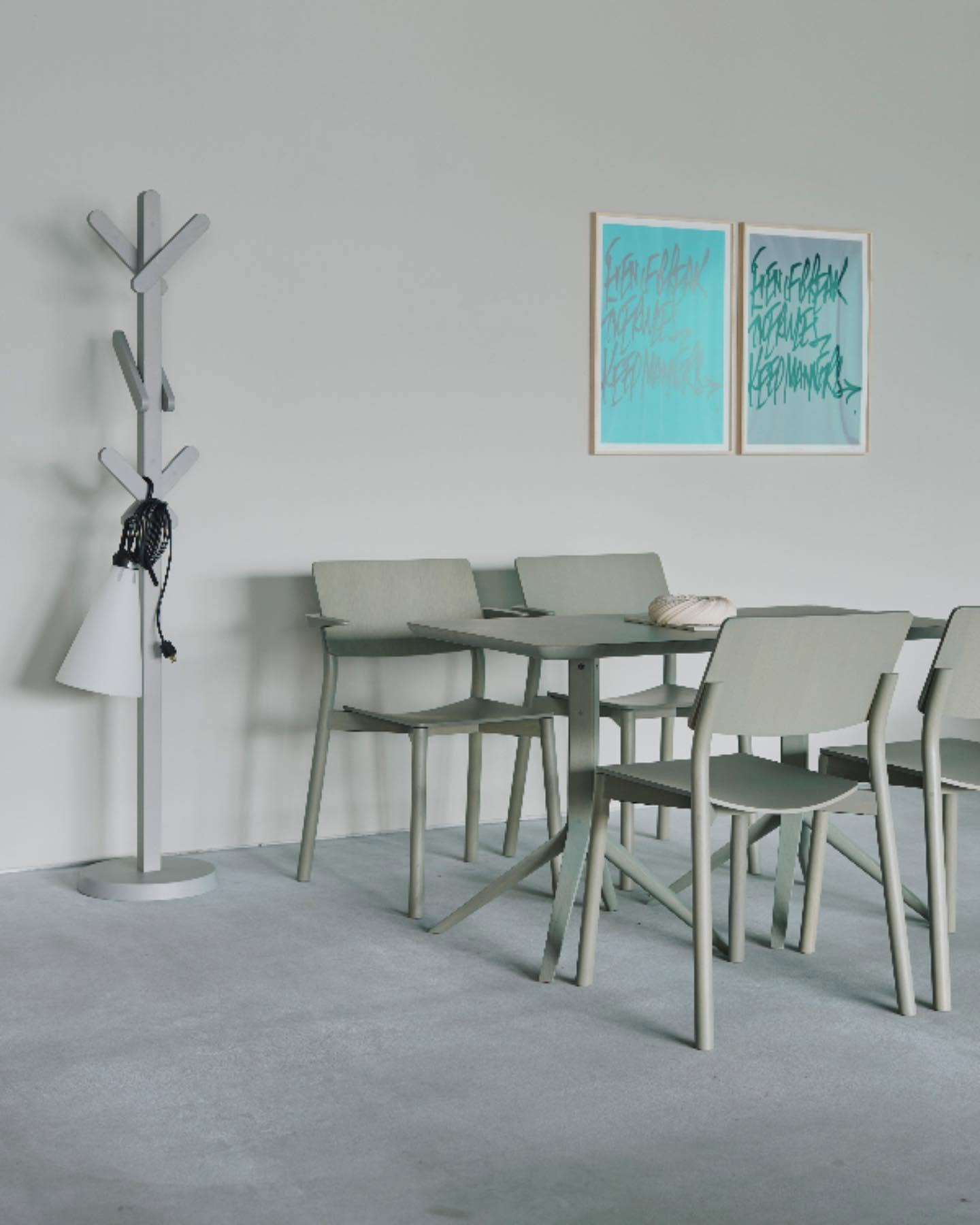 scout chair en situation — Karimoku New Standard