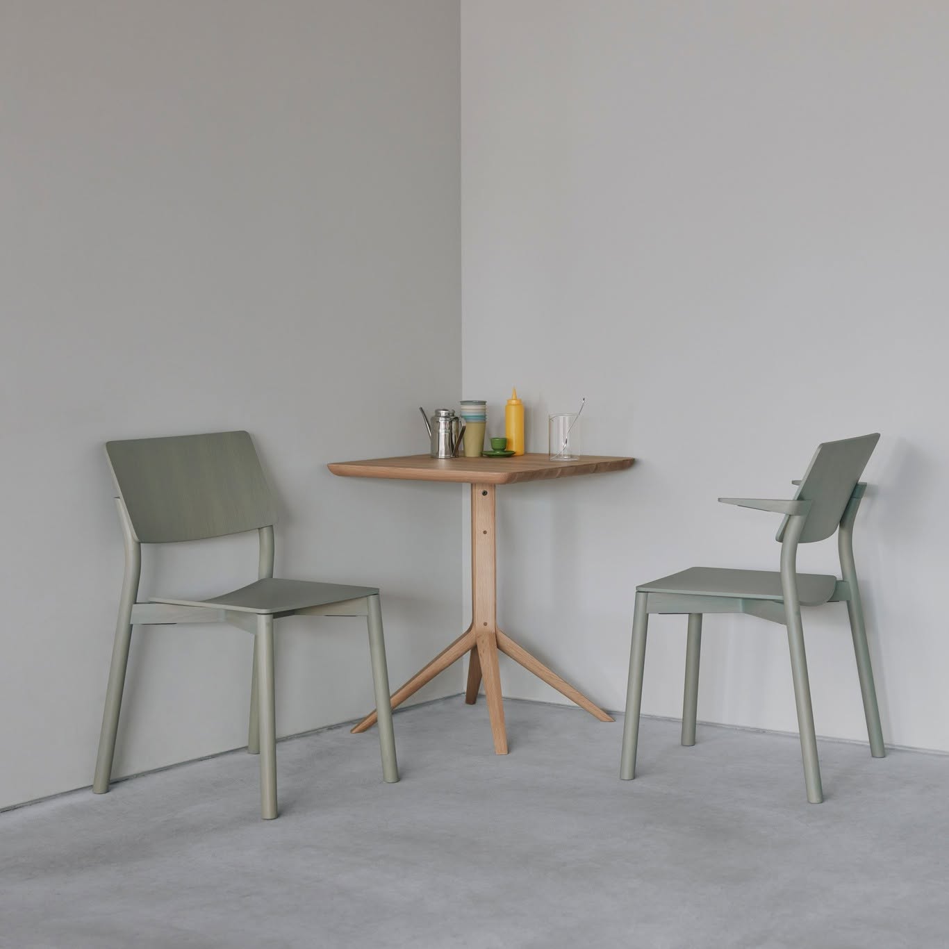 scout chair en situation — Karimoku New Standard