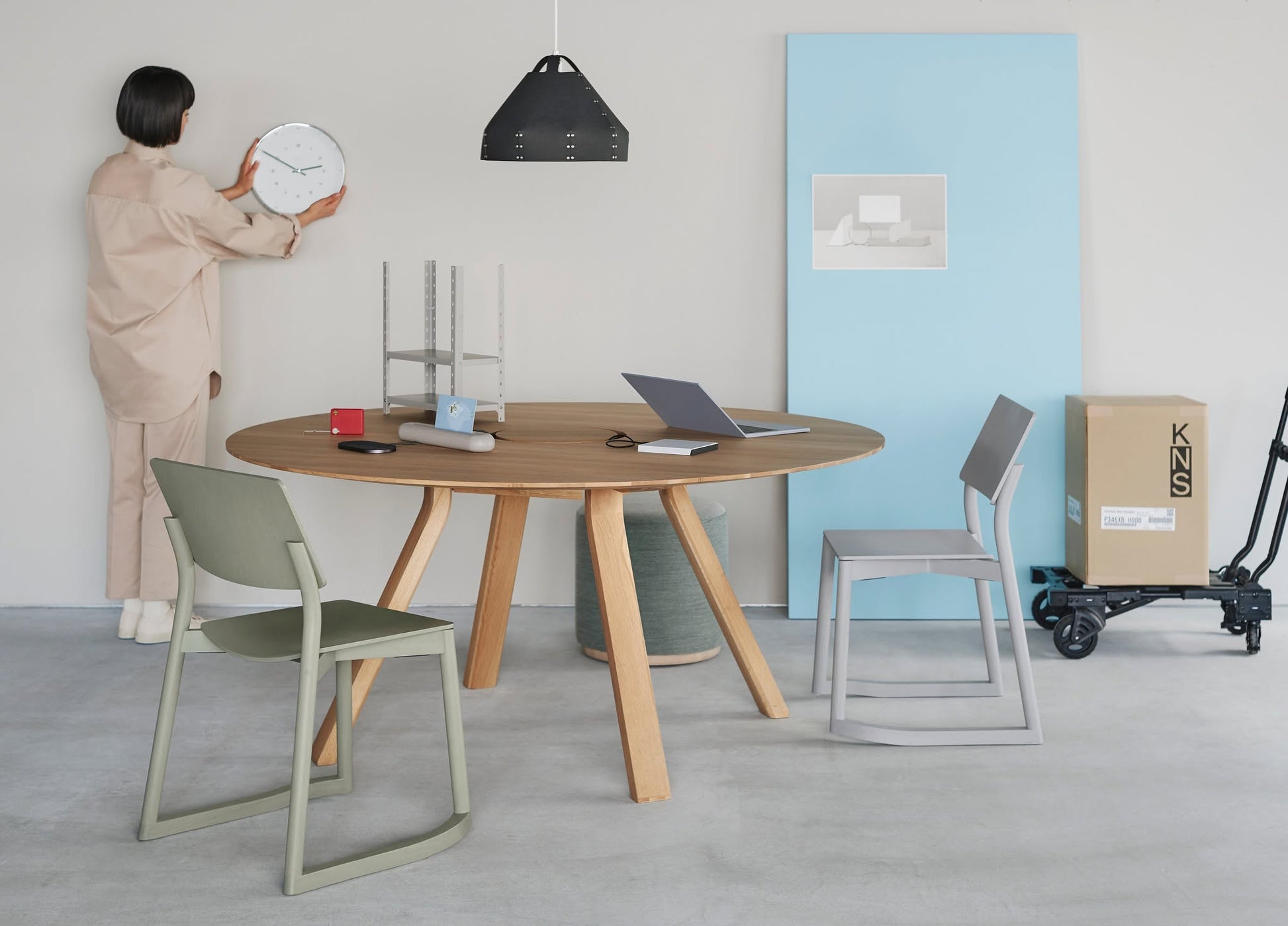 scout chair en situation — Karimoku New Standard