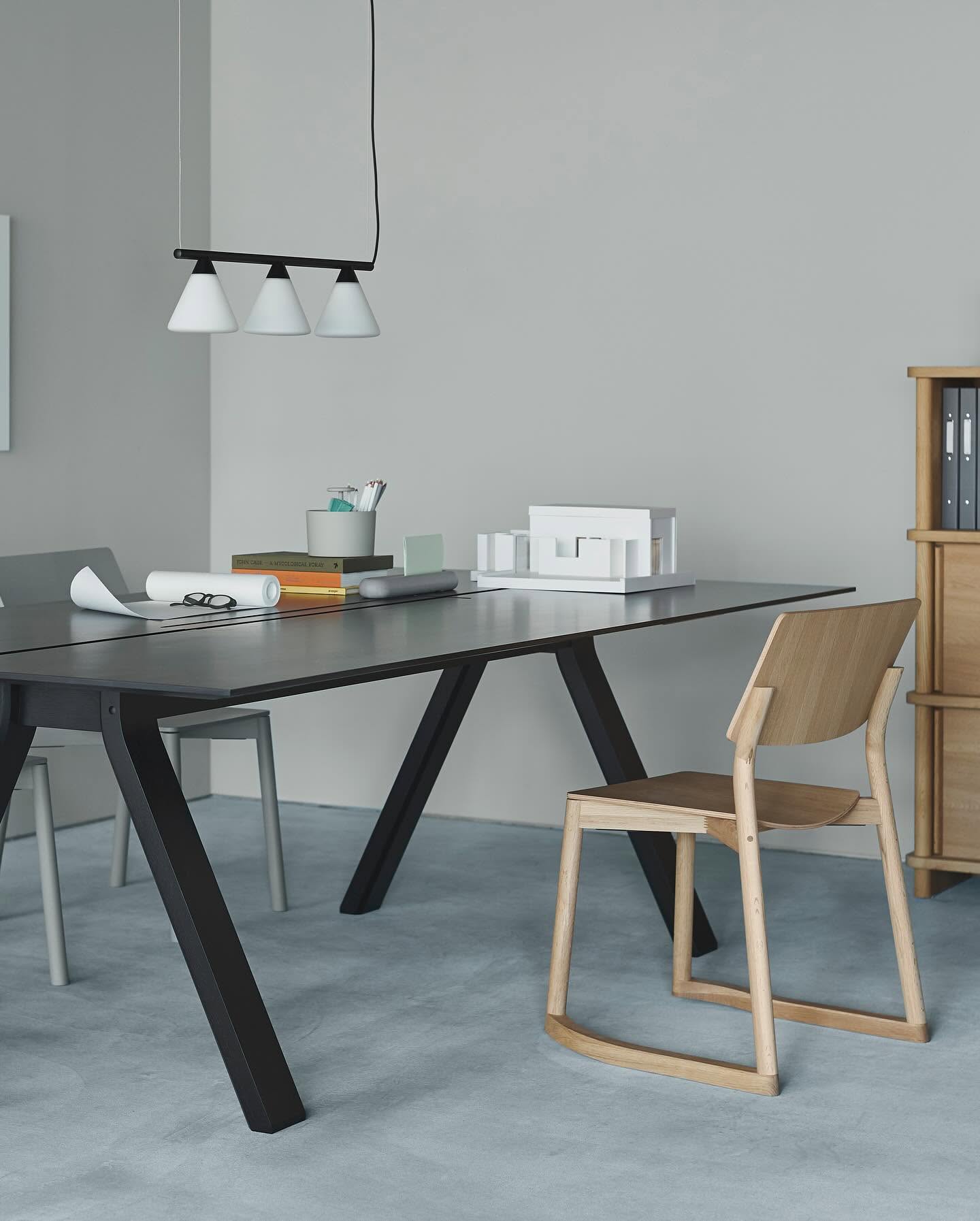 spectrum workstation en situation — Karimoku New Standard