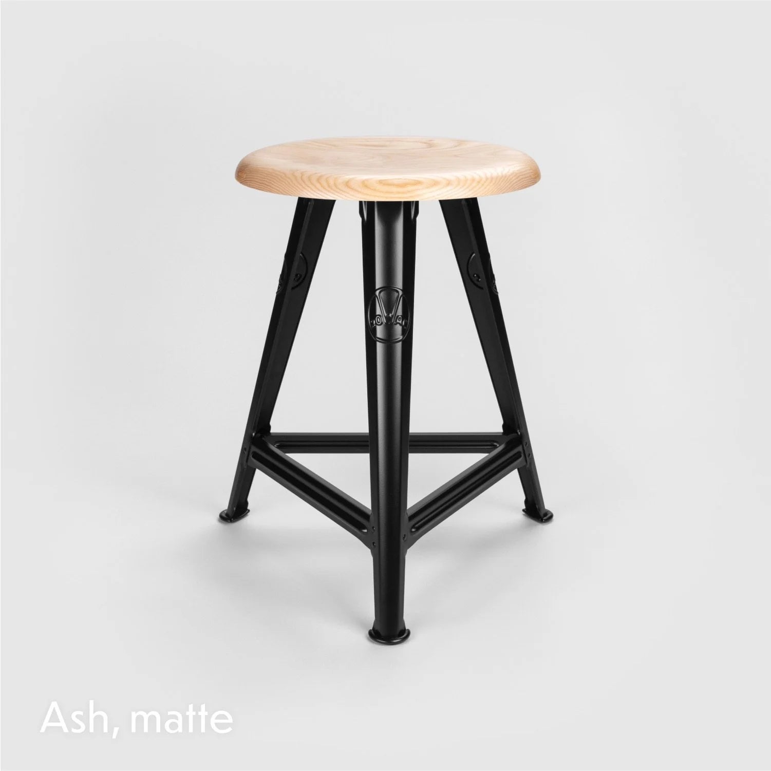Échantillon of finish frêne mat — Stool Rowac Schemel | Antifer