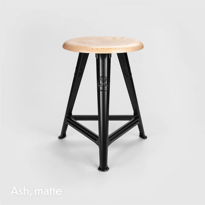 Échantillon of finish frêne mat — Stool Rowac Schemel | Antifer