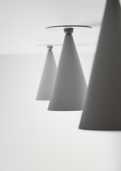 Plafonniers Babel w264 au plafond, vue en contre-plongée