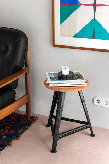 Stool Rowac Schemel modèle I 50 cm — steel riveté and wood — industrial vintage | Antifer