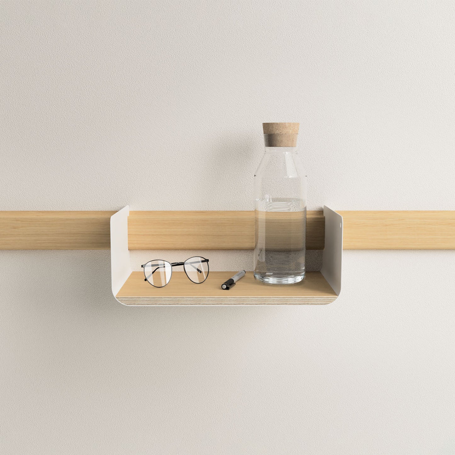 Shelf murale Variand A01 chêne in context — storage design | Antifer