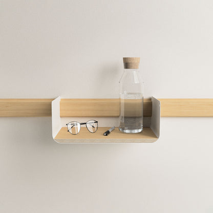 Shelf murale Variand A01 chêne in context — storage design | Antifer