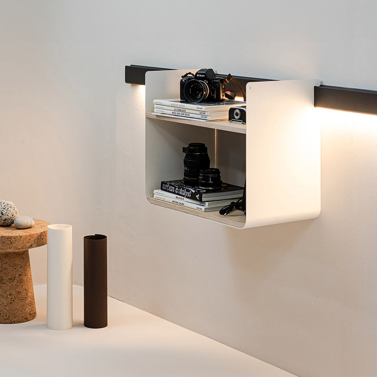 Variand A02 L wall shelf — side view | Antifer