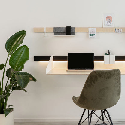 Tablette murale Variand I02 grande in context — bouleau dans un intérieur — design Variand | Antifer