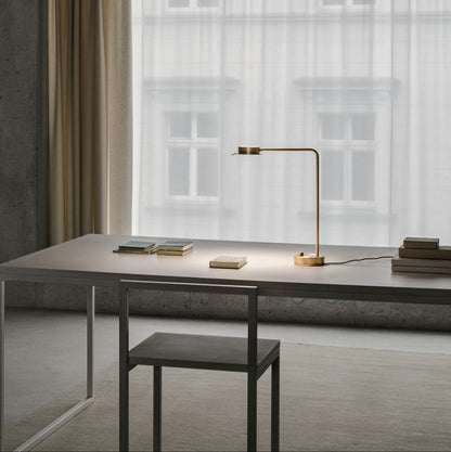 Bureau anglais avec lampe de bureau w102 Chipperfield tête pivotante en laiton