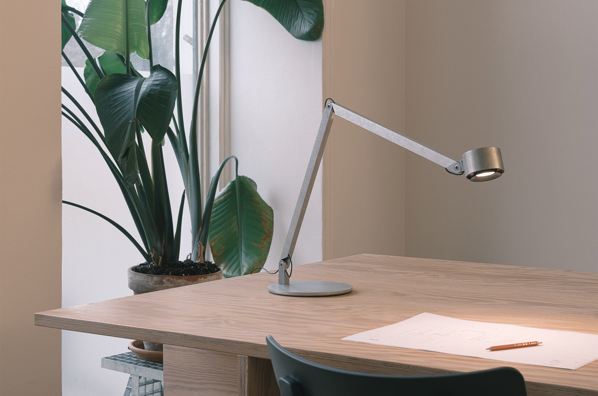 zoom sur Lampe de travail w227 Winkel éclairant un dessin